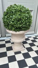 Load image into Gallery viewer, Boxwood ball 30cm.