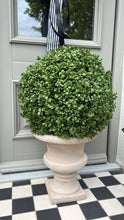Load image into Gallery viewer, Boxwood ball 40cm