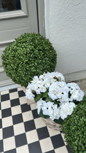 Load image into Gallery viewer, Boxwood ball 40cm
