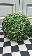 Load image into Gallery viewer, Boxwood ball 40cm
