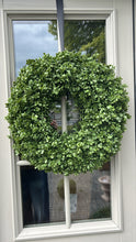 Load image into Gallery viewer, Boxwood wreath
