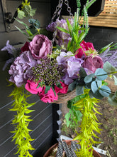 Load image into Gallery viewer, Autumn the Maggie hanging basket
