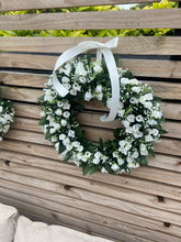 Load image into Gallery viewer, White garden styling wreath
