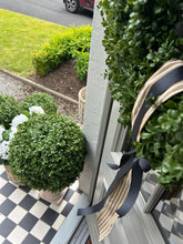 Load image into Gallery viewer, Boxwood wreath with toffee stripe sash.
